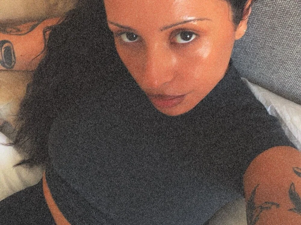 spicymangobaby's Offline XXX Chat