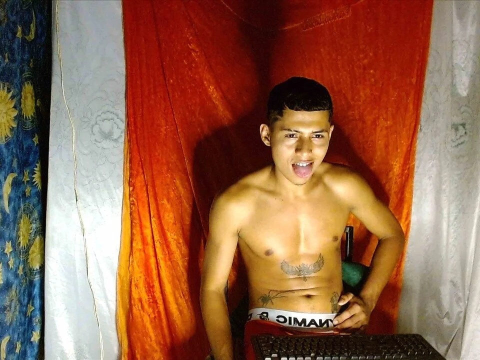 แชท XXX ออฟไลน์ของ Lil_condor_bby1