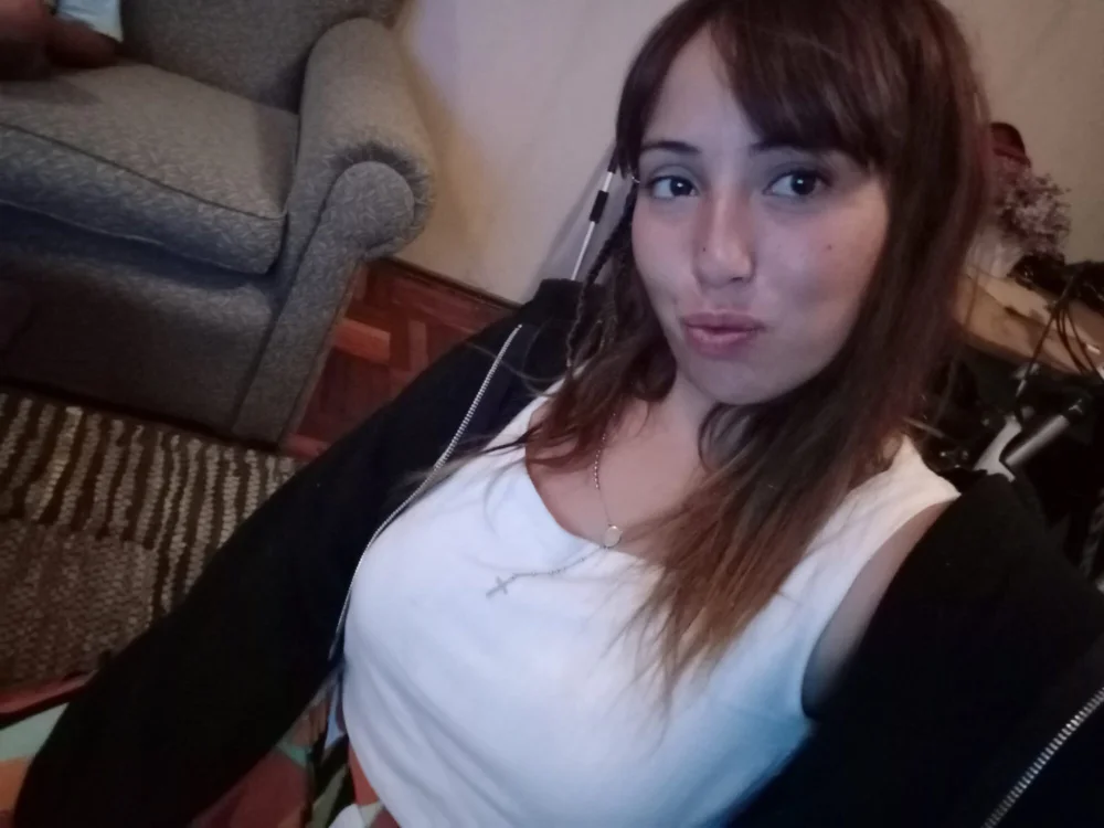 lobaludmi's Offline Chat Room