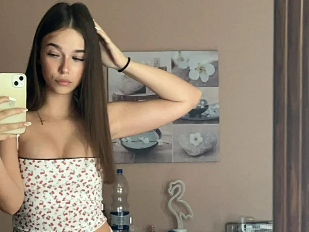 Selena_Wood offline chatrum
