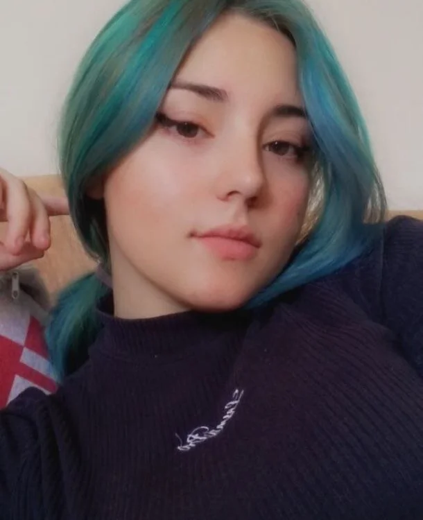 EsmaBrach's Offline Chat Room