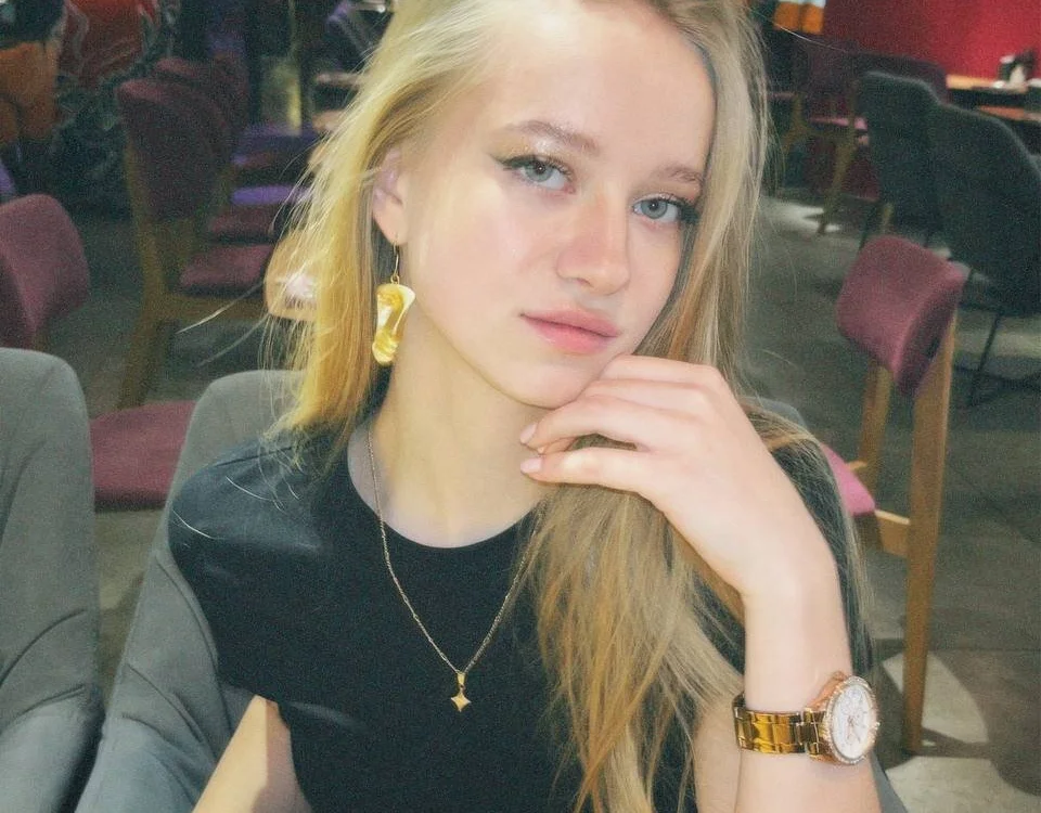 IselaObanner cam model