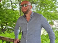 Model nicedicknicetats