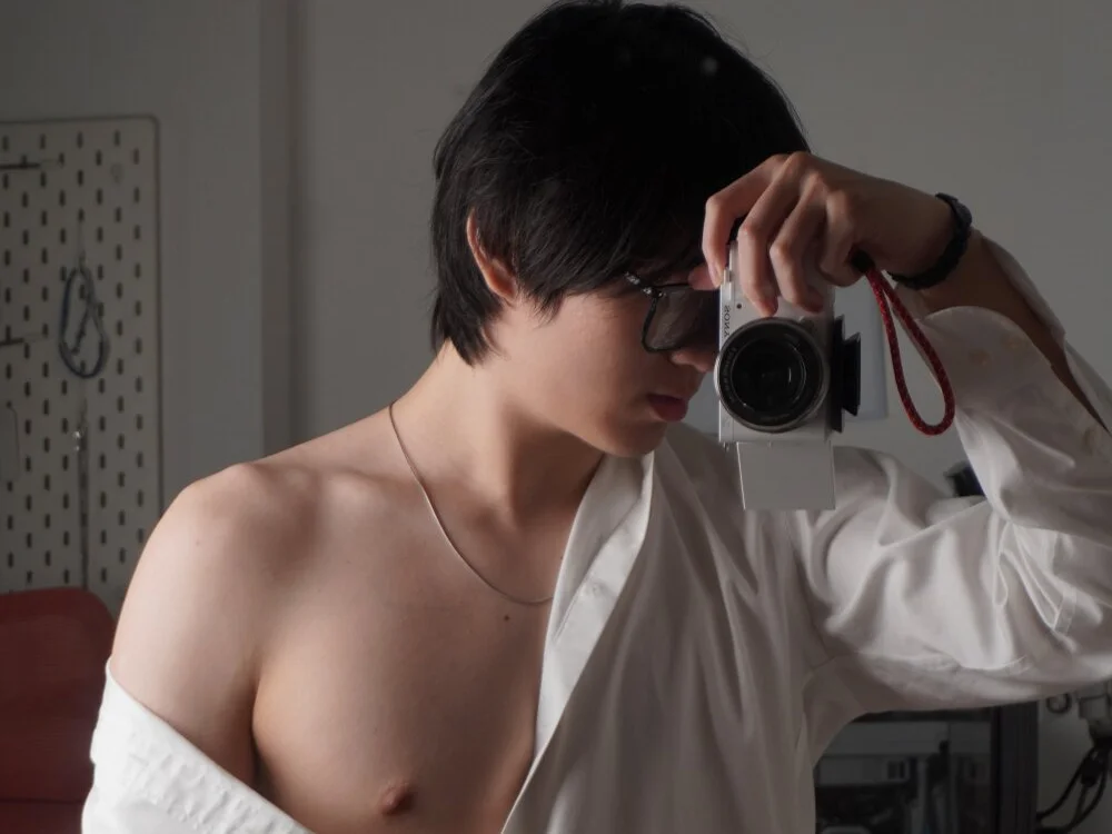 LeoJuicy Offline XXX Chat