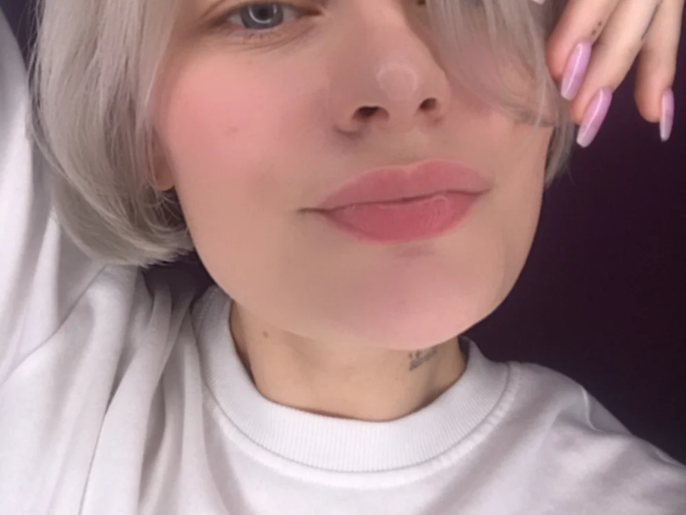 Margo_Sharm's Offline Chat Room