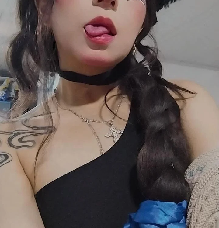 Mia_Valenzuela 2
