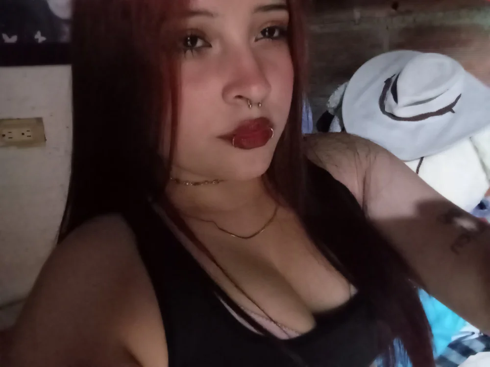 Mimi__28's Offline Chat Room