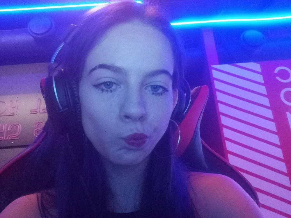 Milli_Mur's Offline Chat Room