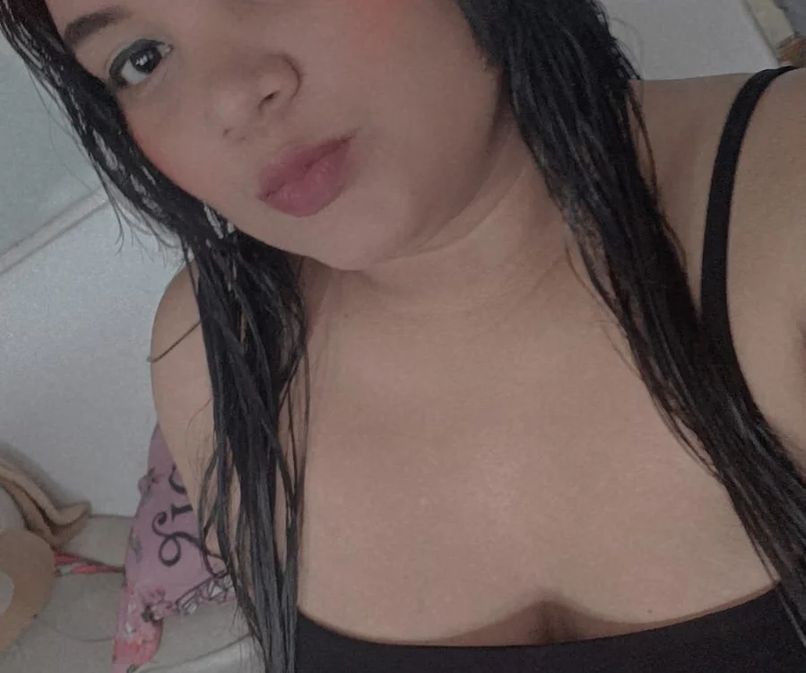 Isabella_Medina offline chatrum