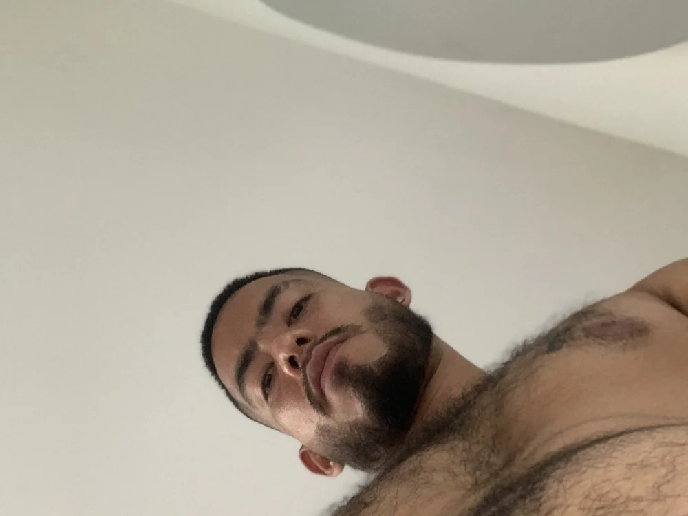 BOYSXL24's Offline Chat Room