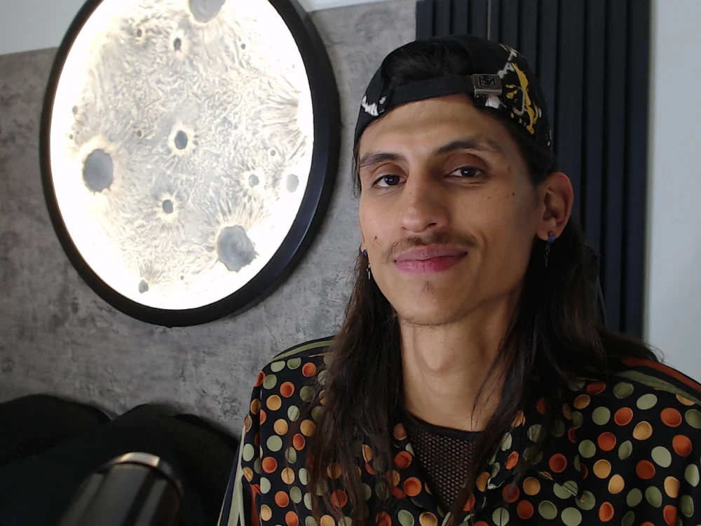 Noha-Smith অফলাইন XXX চ্যাট