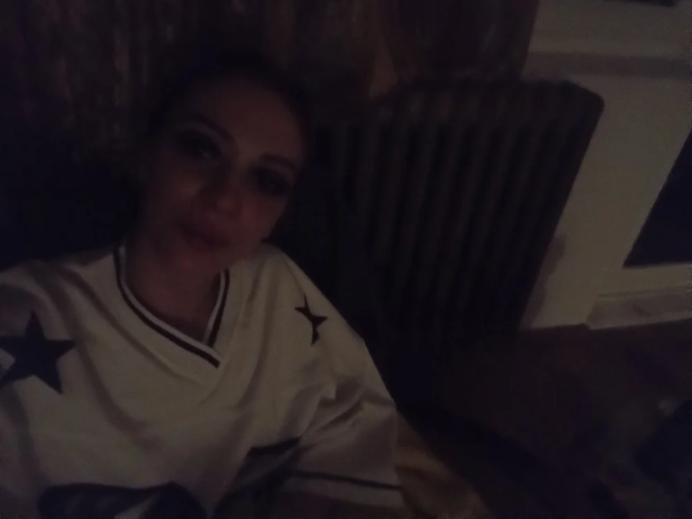 April_Kitten69's Offline Chat Room