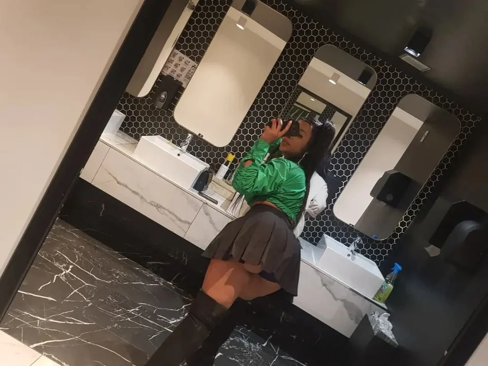 Dollar_Babe2010 offline chatrum
