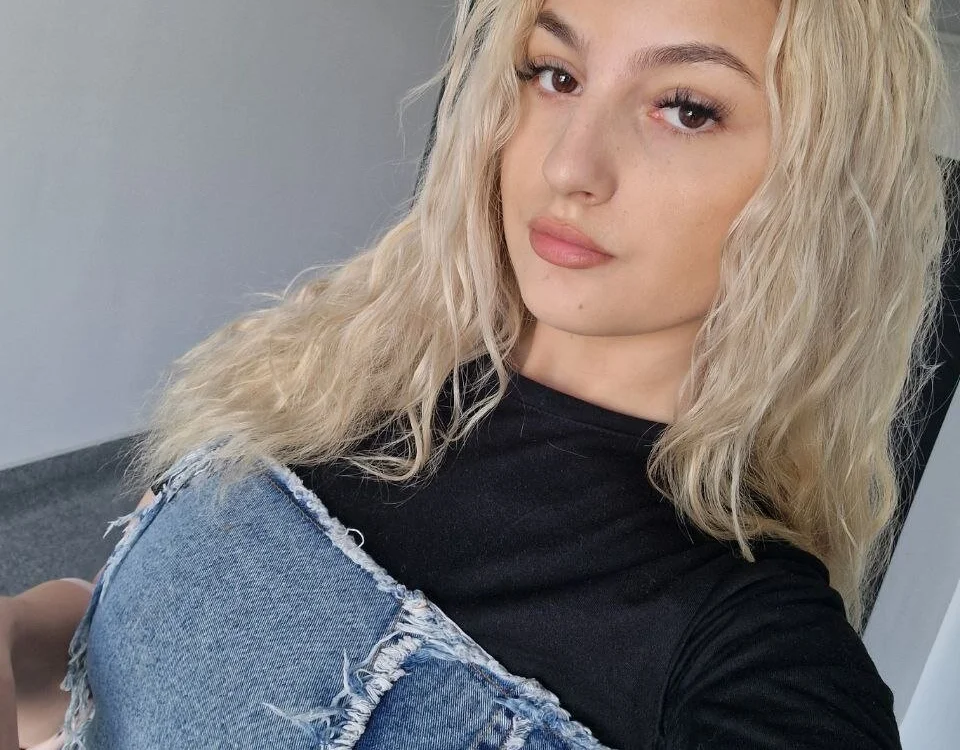 AngelofSinnn Offline XXX chat