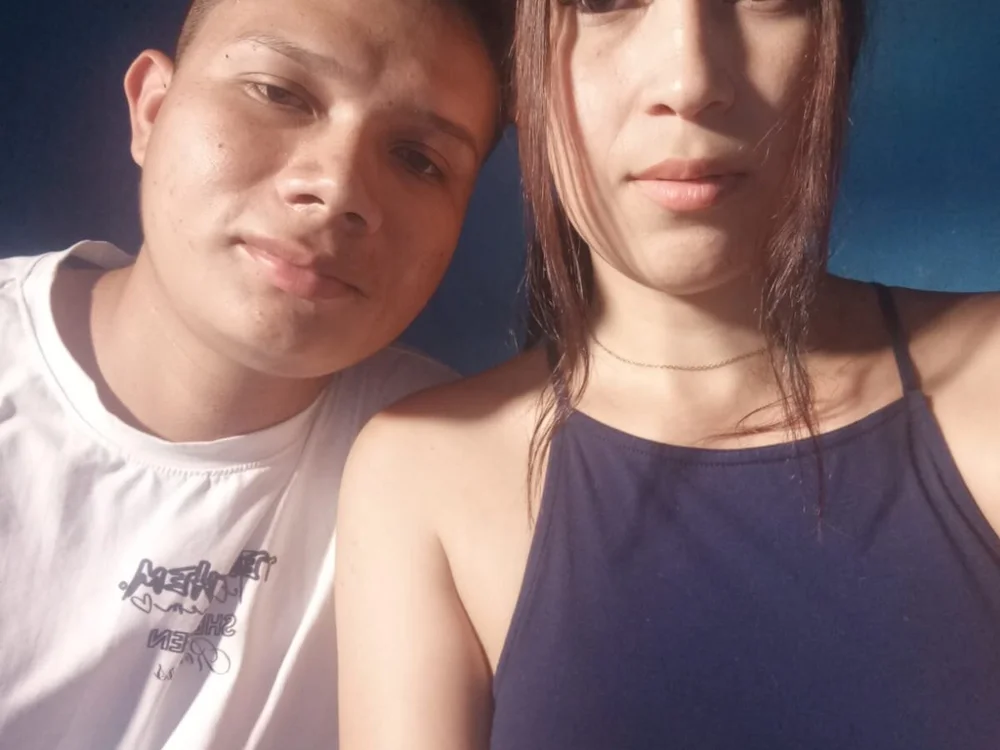Javier_y_Nicole's Offline XXX Chat