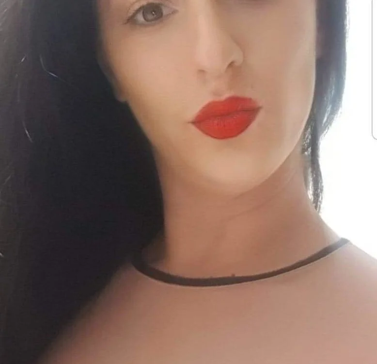 FantasyBellaXXX's Offline Chat Room