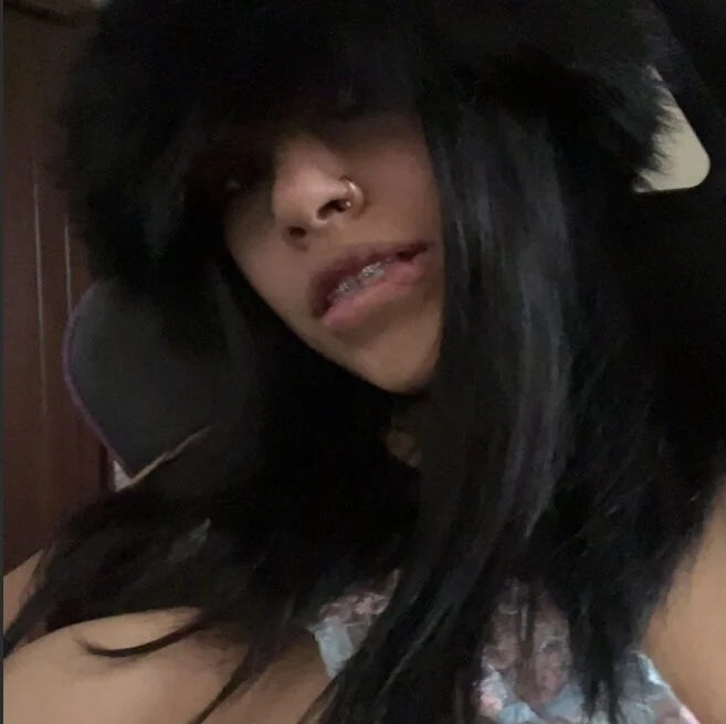 CarolinaRaven 離線 XXX 聊天