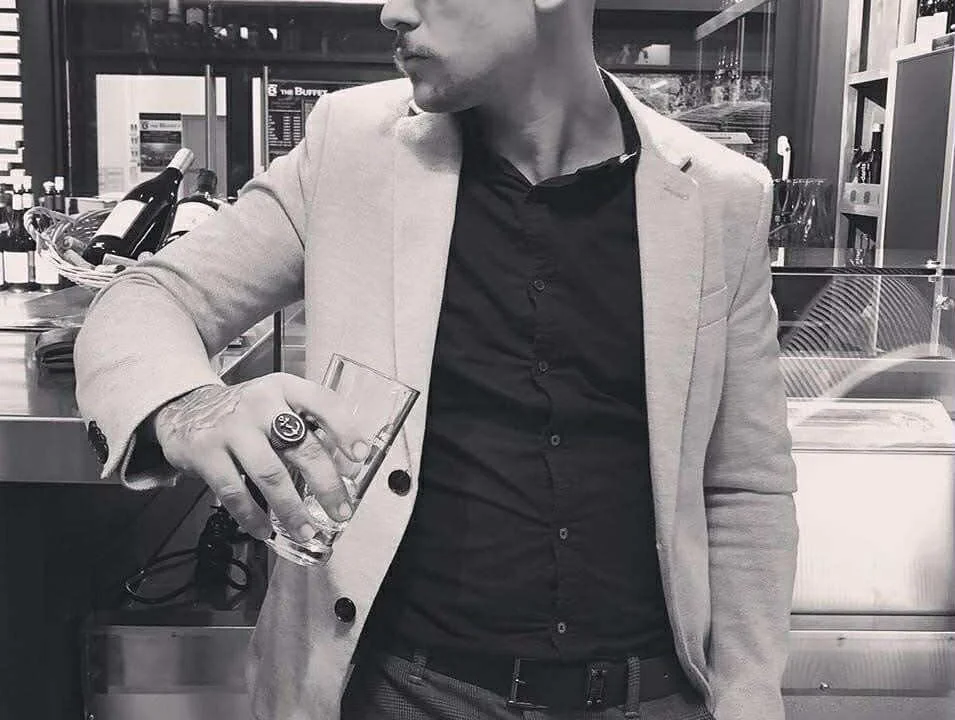 tonybrocas' Offline XXX Chat