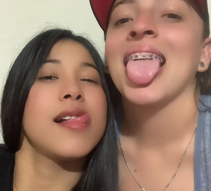 Offline XXX chat modela Alyssa_Noah