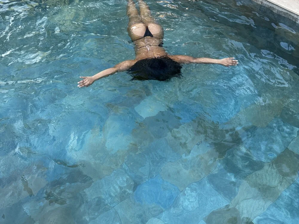 Zyra8 – Offline XXX chat