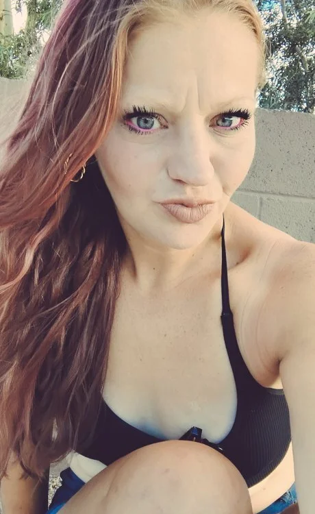 Dirty40Domme Chat XXX Ngoại tuyến