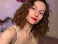 Leya_CurlyのライブXXXチャット