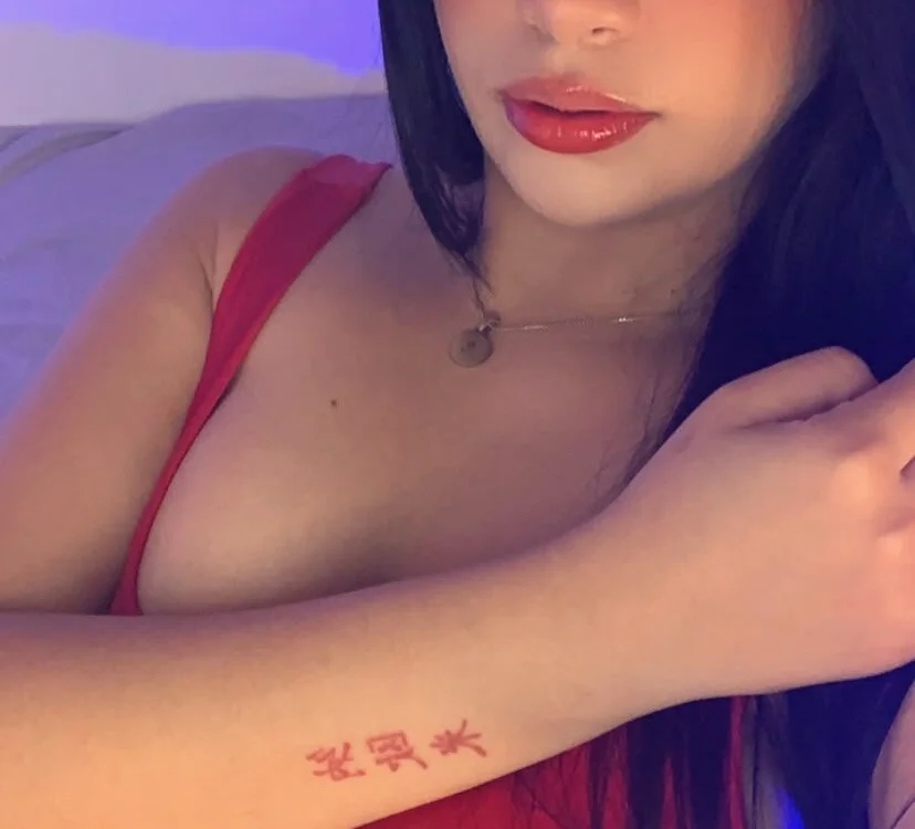 Valentina_Ramox's Offline XXX Chat