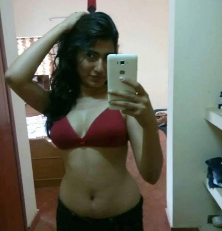 SEDUCTIVE_GIRL25's most recent online preview