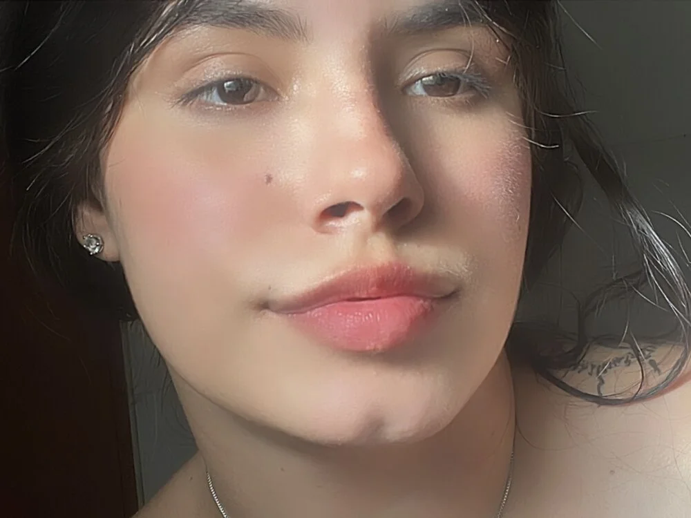 Yuli_zuha's Offline XXX Chat