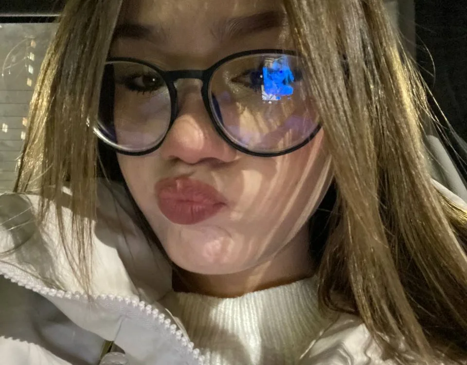 Ariellass' Offline Chat Room