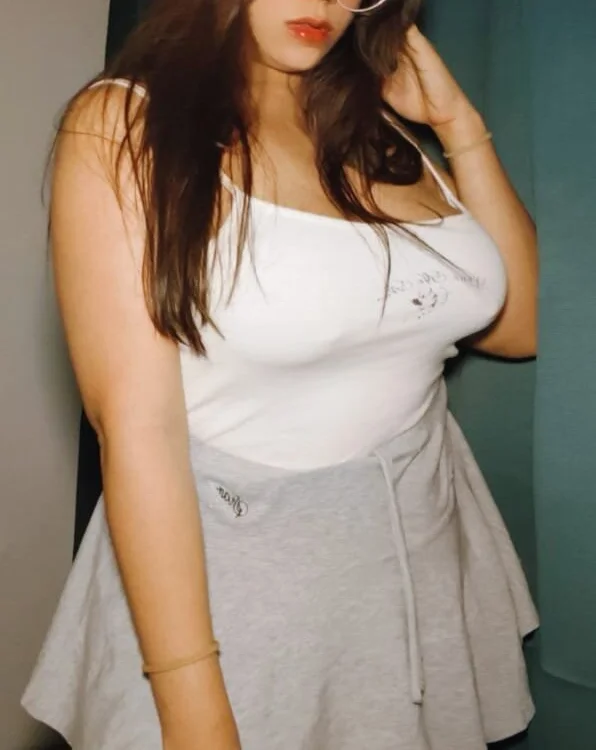 Alexia_Curvy_pm's most recent online preview