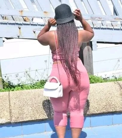 Thickbootykim's Offline XXX Chat