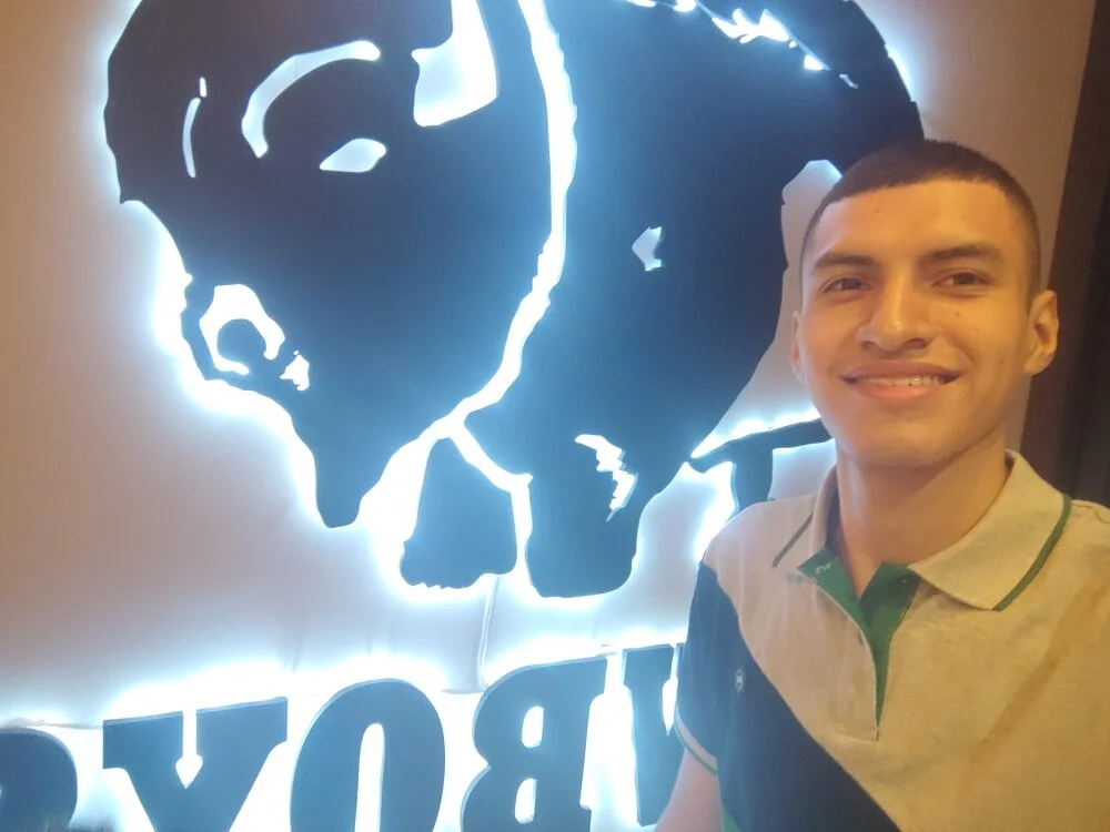 Rogersmit2 Adlı Modelin Çevrimdışı XXX Sohbeti