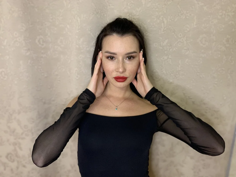 MartinaRussian's Offline Chat Room
