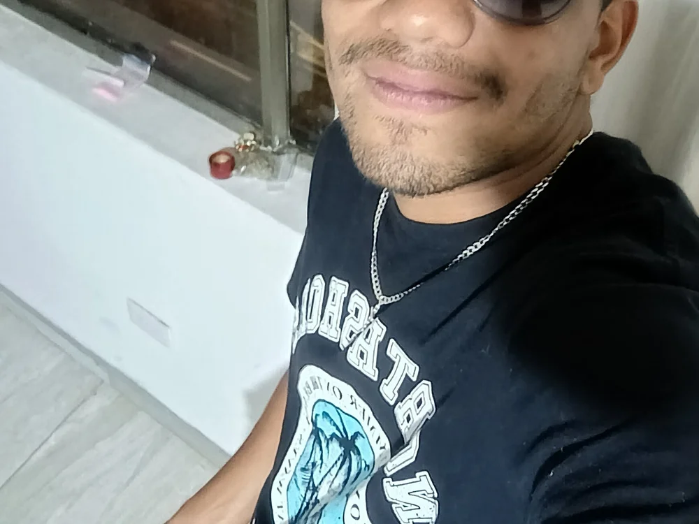 Javier61431's Offline XXX Chat