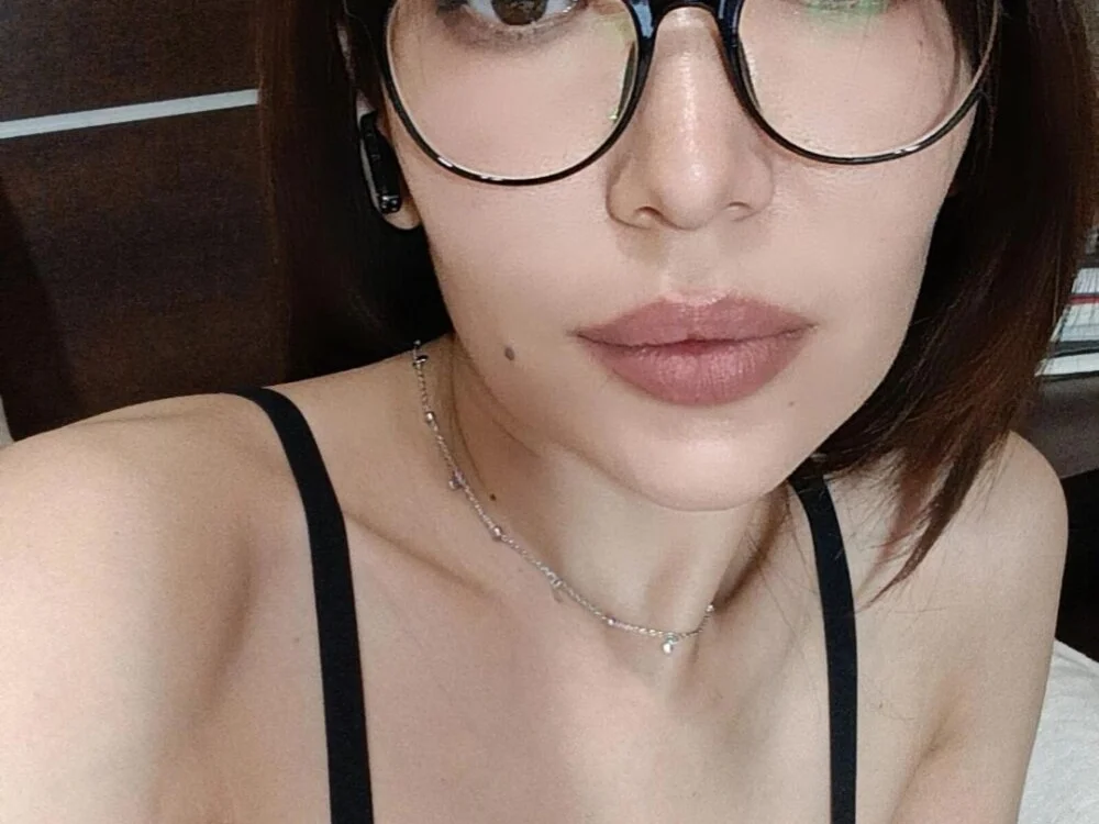 RichelleBrielle: офлайн-секс-чат