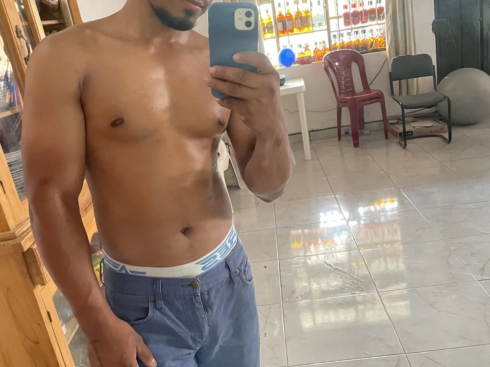 Christian120794z Adlı Modelin Çevrimdışı XXX Sohbeti