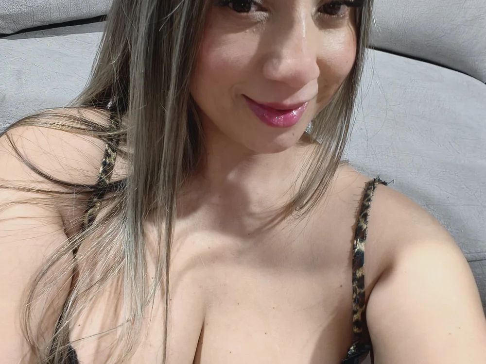 emma1981's Offline Chat Room