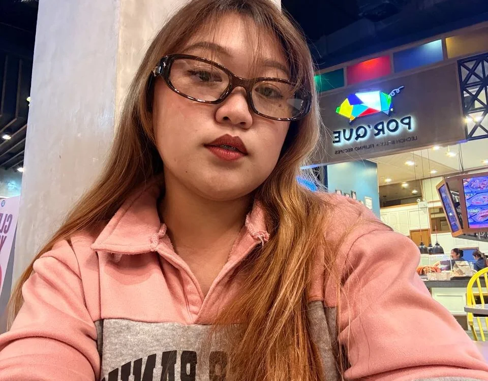 MickeyGirlX's Offline Chat Room