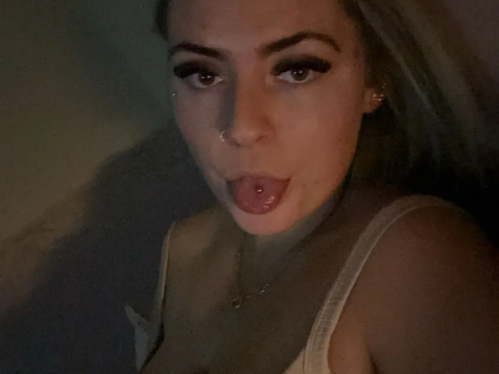 VictoriaDay's Offline Chat Room