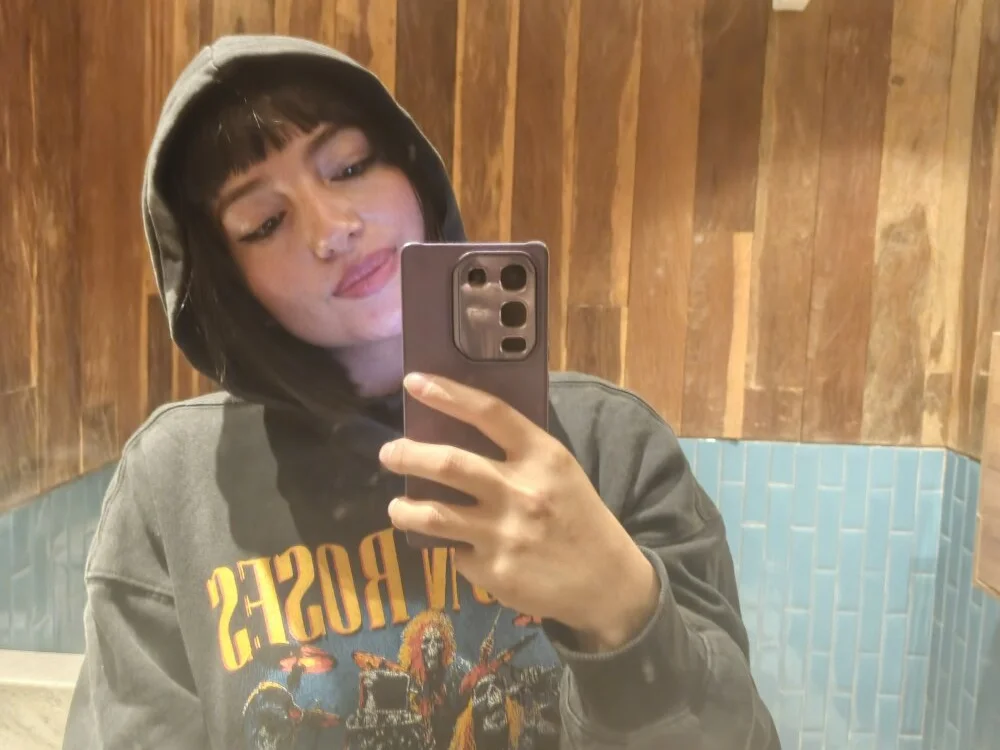 Chatroom XXX hors ligne de Luna_juicy