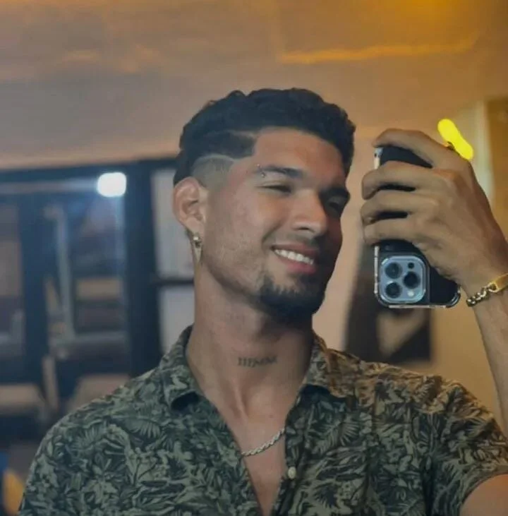 CarlosHotVibes: офлайн-секс-чат