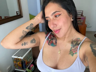 Lia_Honey