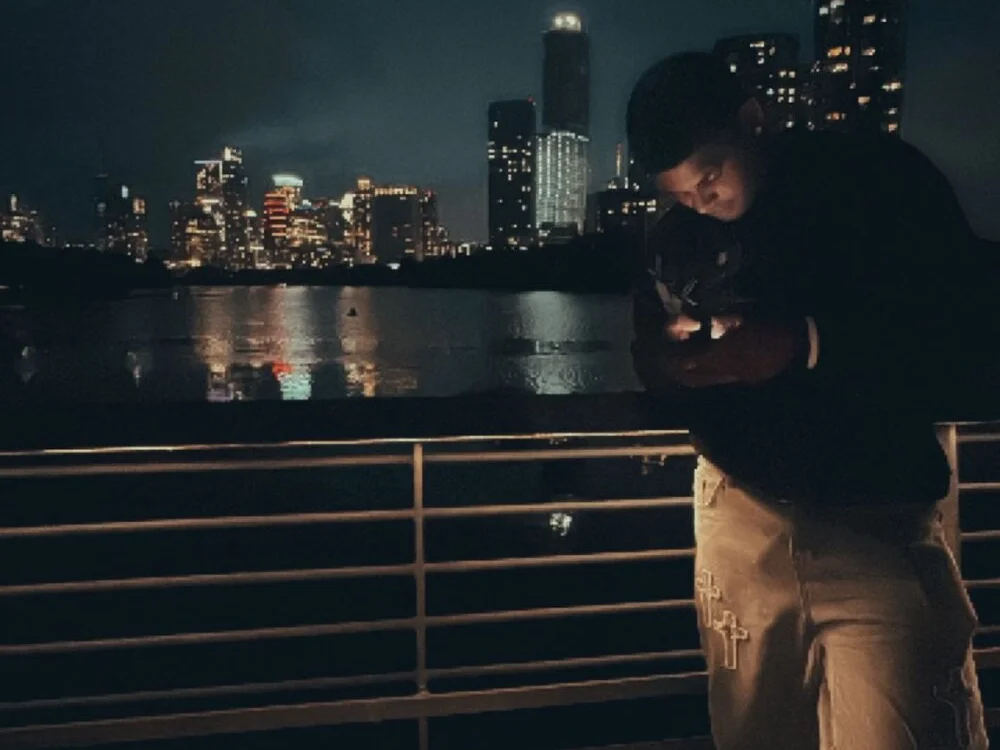 MaterialGolan: офлайн-секс-чат