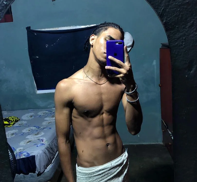 El_Flakhoo_ offline chatrum