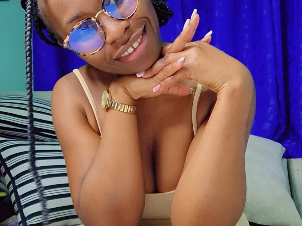 lisaa544 Adlı Modelin Çevrimdışı XXX Sohbeti