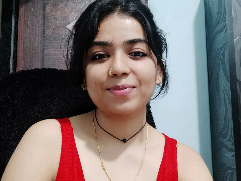 Sexy_Riya80