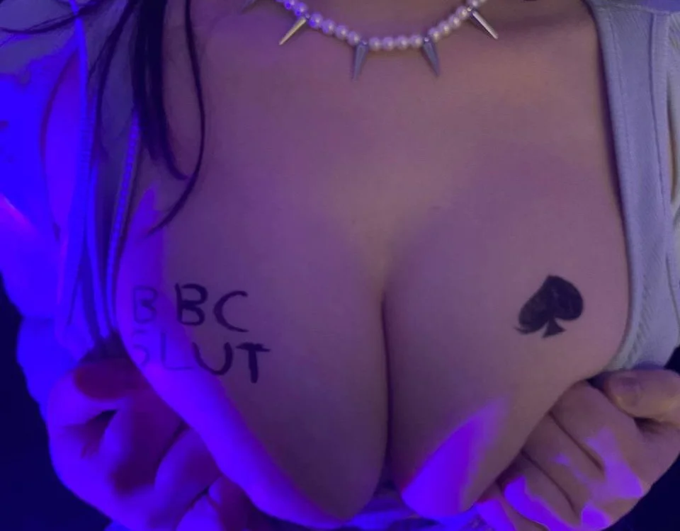 oopsie_boobsie's Offline XXX Chat