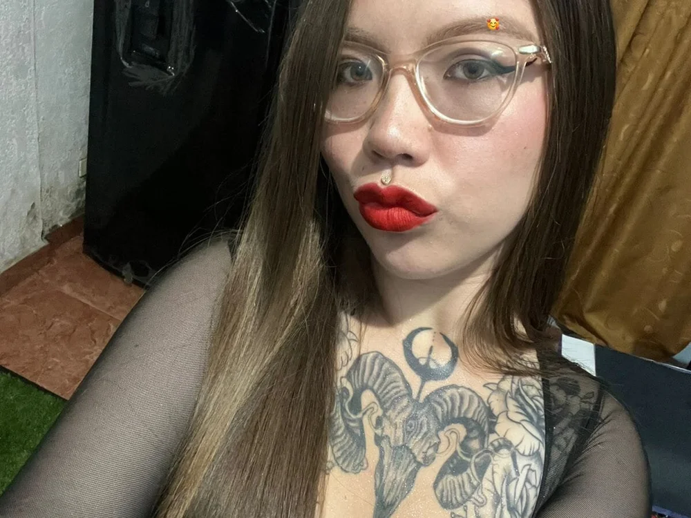 liissi_'s Offline Chat Room
