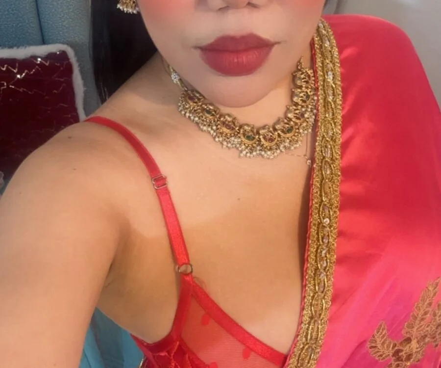 IndraKaur_'s Offline XXX Chat